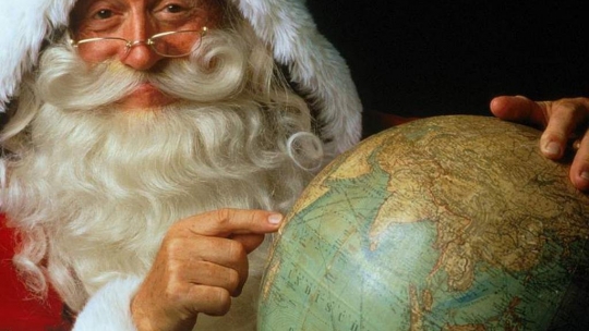 Как Деды Морозы разных стран дарят подарки